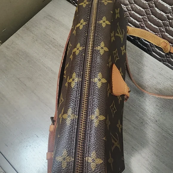 AUTHENTIC vintage(35 yrs.old) louis vuitton JEUNE FILLE MM - Picture 5 of 16